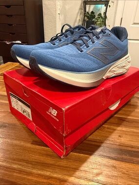 New Balance Men's Blue Athletic Running Shoes